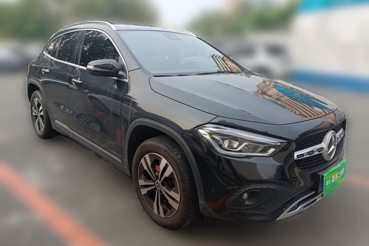 Used Mercedes-Benz GLA 2024 GLA 220 Front Right 45 Deg