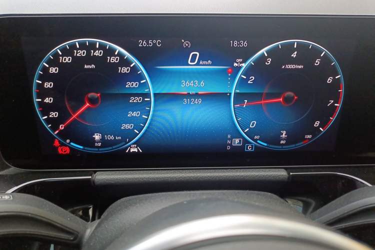 Used Mercedes-Benz GLA 2024 GLA 220 Odometer Close Up