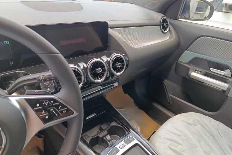 Used Mercedes-Benz GLA 2024 GLA 200 Audio And AC Panel