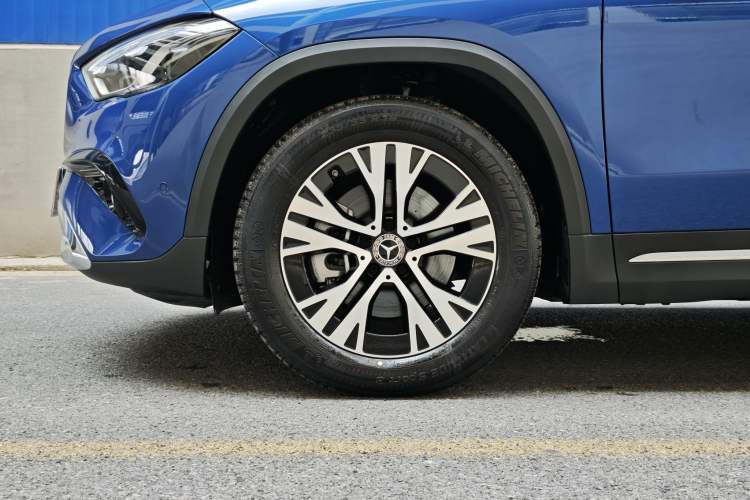 Used Mercedes-Benz GLA 2024 GLA 220 Exterior 8