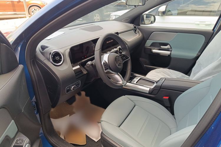Used Mercedes-Benz GLA 2024 GLA 200 Interior 2