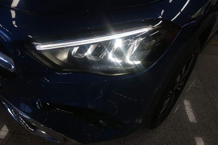 Used Mercedes-Benz GLA 2024 GLA 200 Left Front Headlight