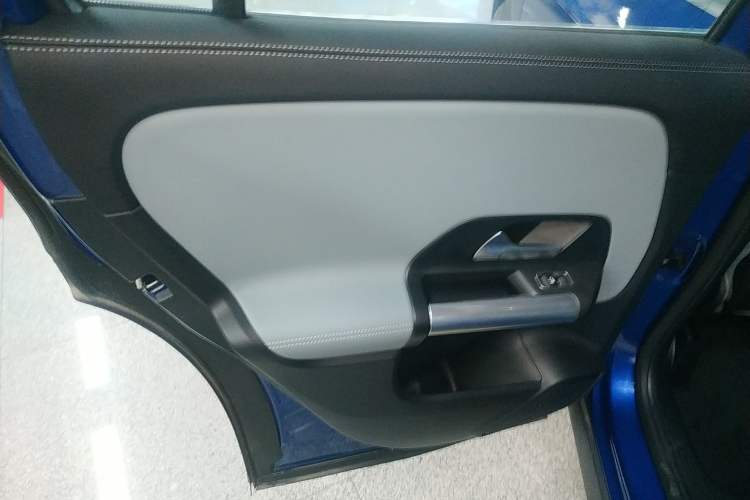 Used Mercedes-Benz GLA 2024 GLA 200 Left Rear Door Interior