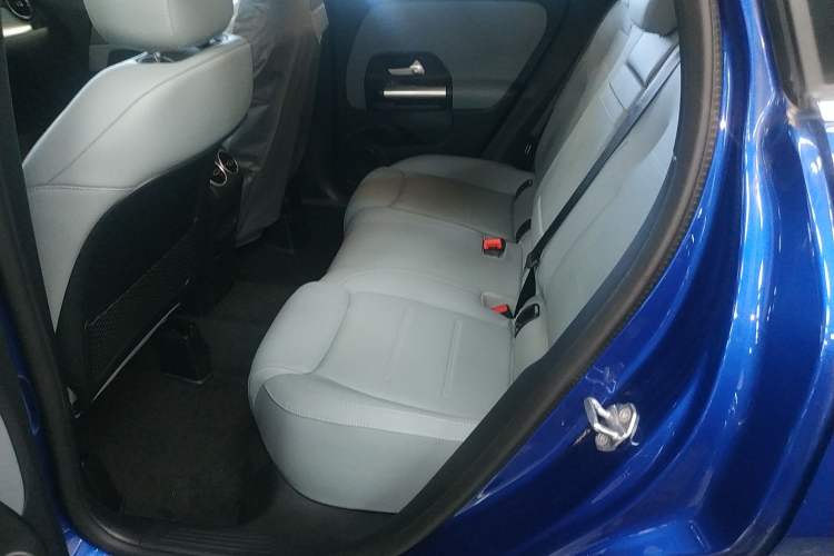 Used Mercedes-Benz GLA 2024 GLA 200 Left Rear Seat