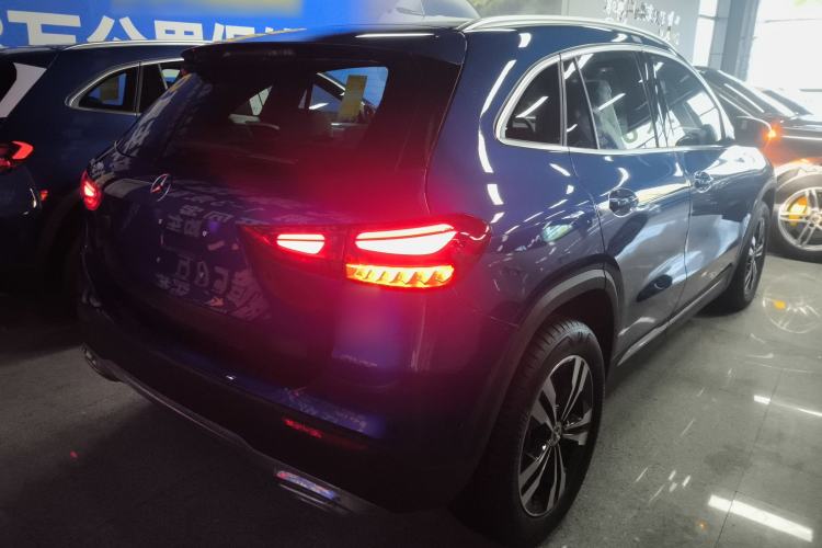 Used Mercedes-Benz GLA 2024 GLA 200 Rear Right 45 Deg