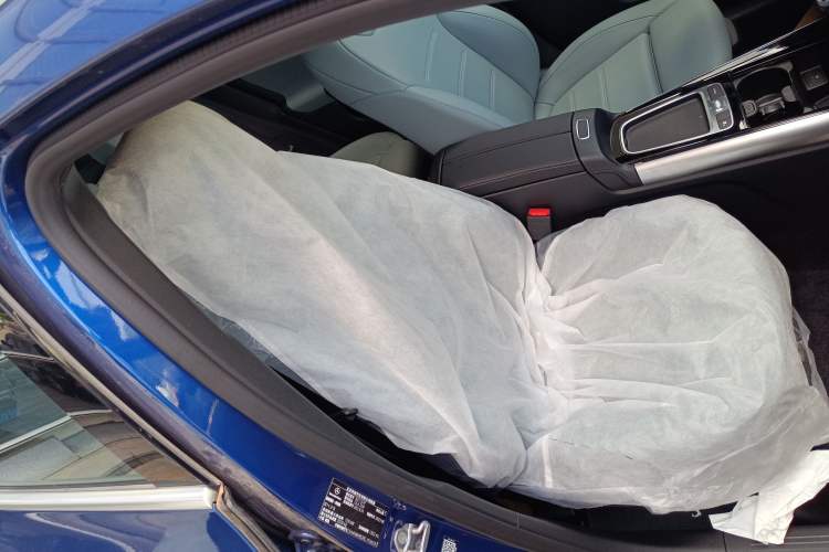 Used Mercedes-Benz GLA 2024 GLA 200 Right Front Seat
