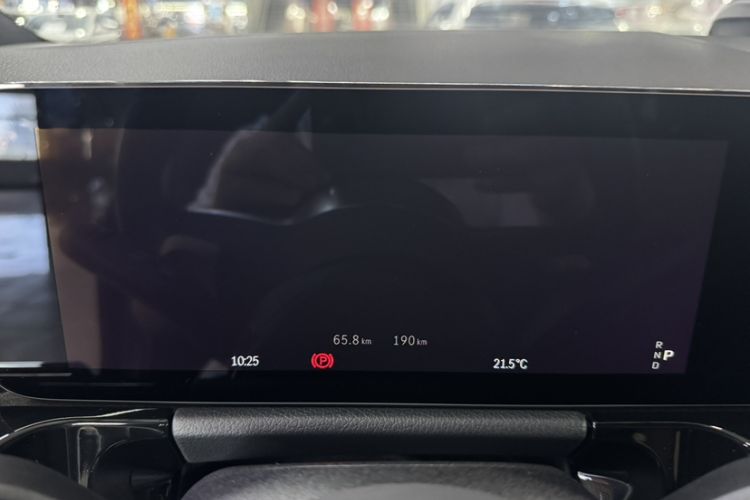 Used Mercedes-Benz GLA 2024 GLA 220 4MATIC Interior 6