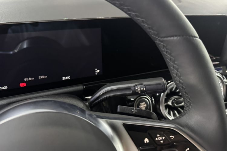 Used Mercedes-Benz GLA 2024 GLA 220 4MATIC Interior 8