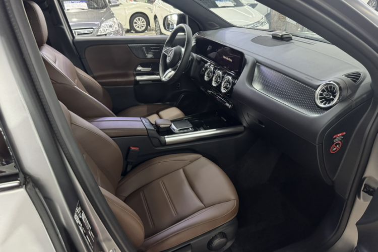 Used Mercedes-Benz GLA 2024 GLA 220 4MATIC Interior 9
