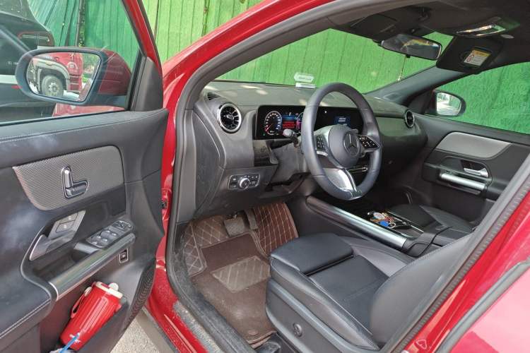 Used Mercedes-Benz GLA 2024 GLA 200 Driver Seat