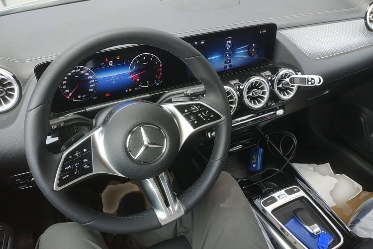 Used Mercedes-Benz GLA 2024 GLA 200 Center Console