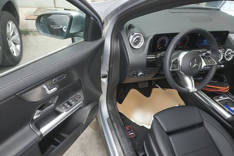 Used Mercedes-Benz GLA 2024 GLA 200 Driver Seat