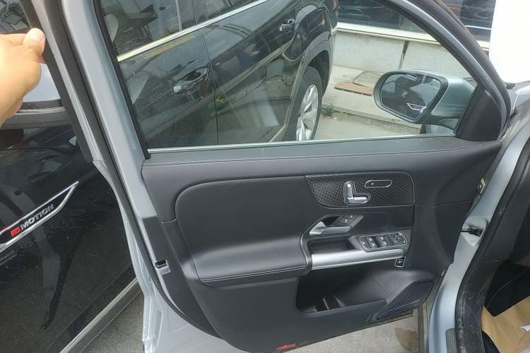 Used Mercedes-Benz GLA 2024 GLA 200 Left Front Door Interior