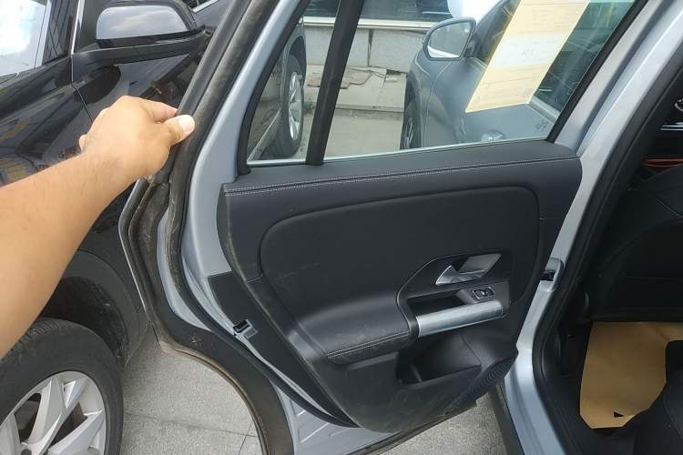 Used Mercedes-Benz GLA 2024 GLA 200 Left Rear Door Interior
