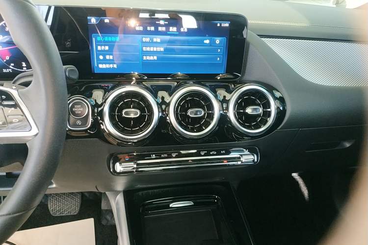 Used Mercedes-Benz GLA 2024 GLA 200 Audio And AC Panel