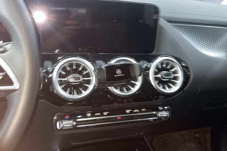 Used Mercedes-Benz GLA 2024 GLA 220 Audio And AC Panel