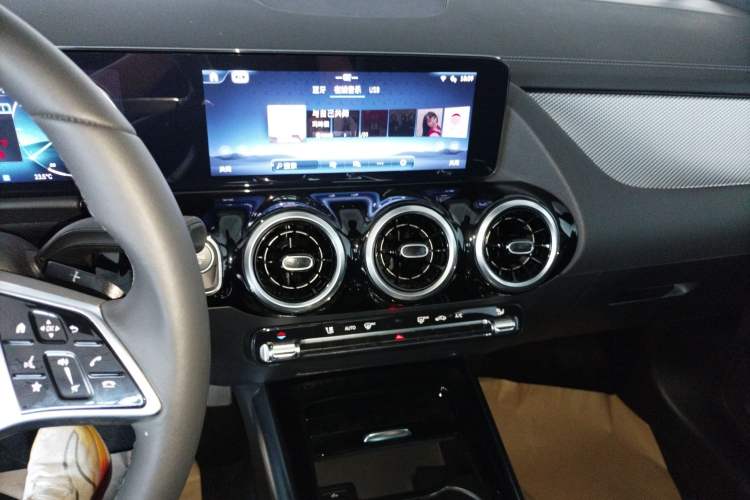 Used Mercedes-Benz GLA 2024 GLA 200 Audio And AC Panel
