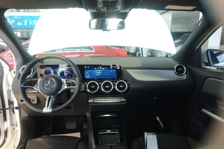 Used Mercedes-Benz GLA 2024 GLA 200 Center Console