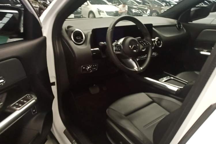 Used Mercedes-Benz GLA 2024 GLA 200 Driver Seat