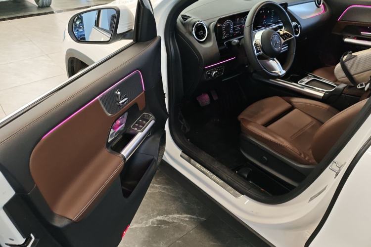 Used Mercedes-Benz GLA 2024 GLA 200 Driver Seat