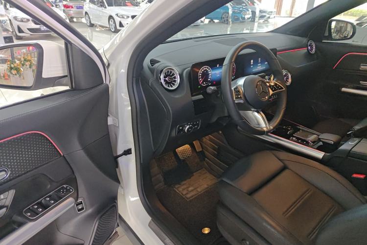 Used Mercedes-Benz GLA 2024 GLA 220 Driver Seat