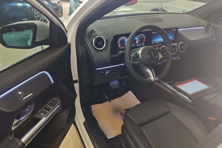 Used Mercedes-Benz GLA 2024 GLA 200 Driver Seat