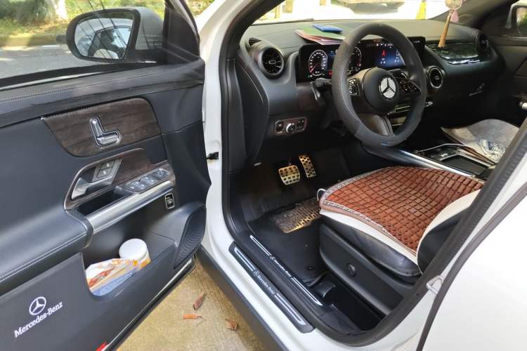 Used Mercedes-Benz GLA 2024 GLA 200 Driver Seat