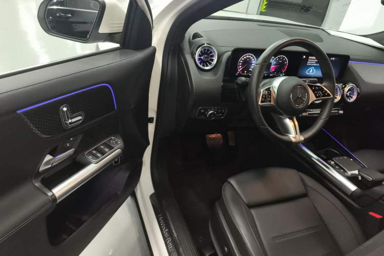 Used Mercedes-Benz GLA 2024 GLA 220 Driver Seat