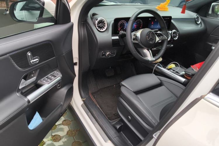 Used Mercedes-Benz GLA 2024 GLA 220 Driver Seat