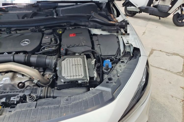 Used Mercedes-Benz GLA 2024 GLA 220 Engine Bay Left