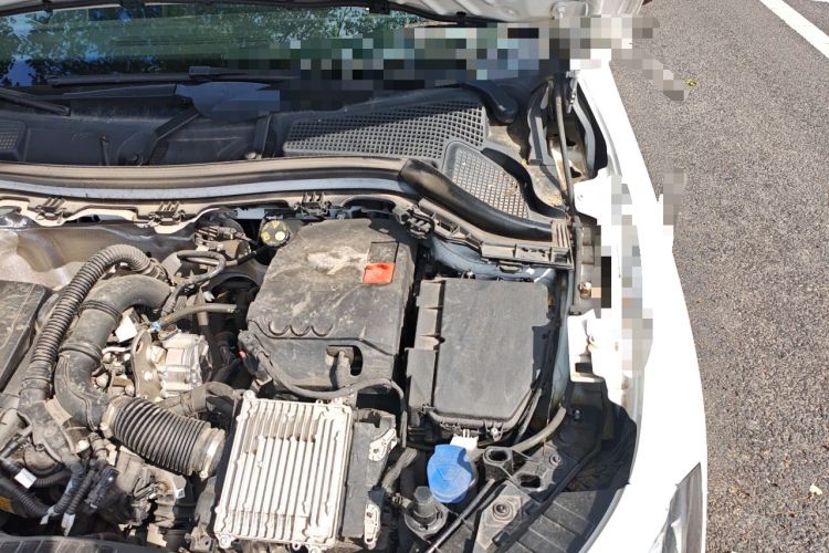 Used Mercedes-Benz GLA 2024 GLA 200 Engine Bay Left
