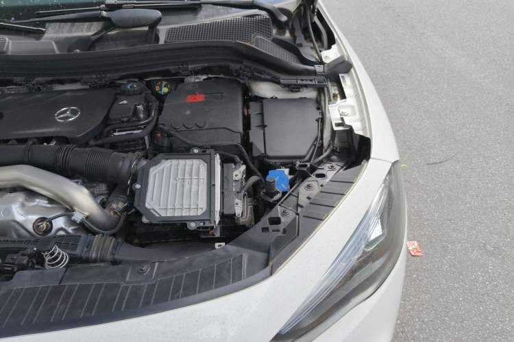 Used Mercedes-Benz GLA 2024 GLA 220 Engine Bay Left