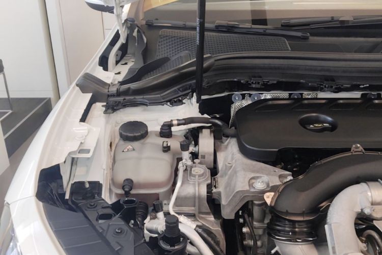 Used Mercedes-Benz GLA 2024 GLA 220 Engine Bay Right
