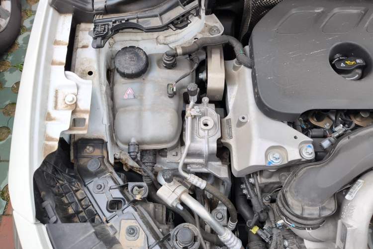 Used Mercedes-Benz GLA 2024 GLA 220 Engine Bay Right