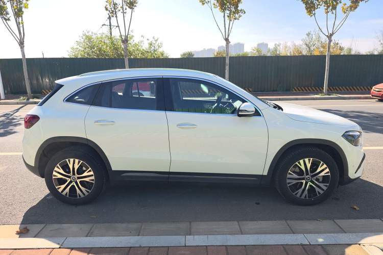 Used Mercedes-Benz GLA 2024 GLA 220 Exterior 2