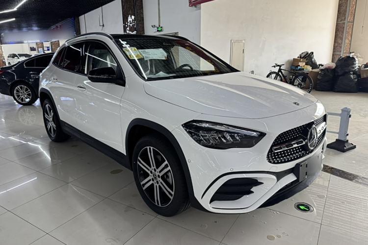 Used Mercedes-Benz GLA 2024 GLA 220 4MATIC Exterior 2