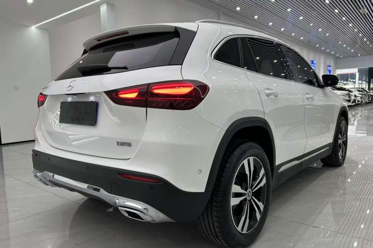 Used Mercedes-Benz GLA 2024 GLA 200 Exterior 4