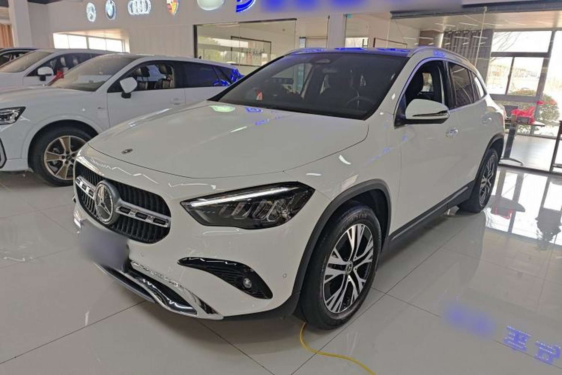Used Mercedes-Benz GLA 2024 GLA 220 Front Left 45 Deg