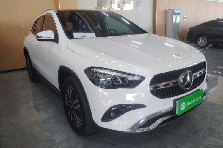 Used Mercedes-Benz GLA 2024 GLA 220 Front Right 45 Deg