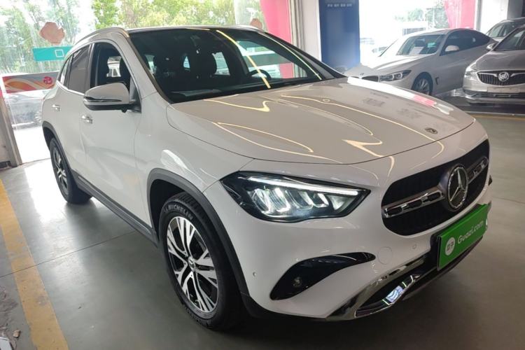 Used Mercedes-Benz GLA 2024 GLA 220 Front Right 45 Deg
