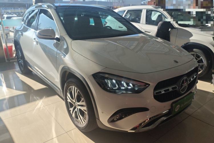 Used Mercedes-Benz GLA 2024 GLA 220 Front Right 45 Deg