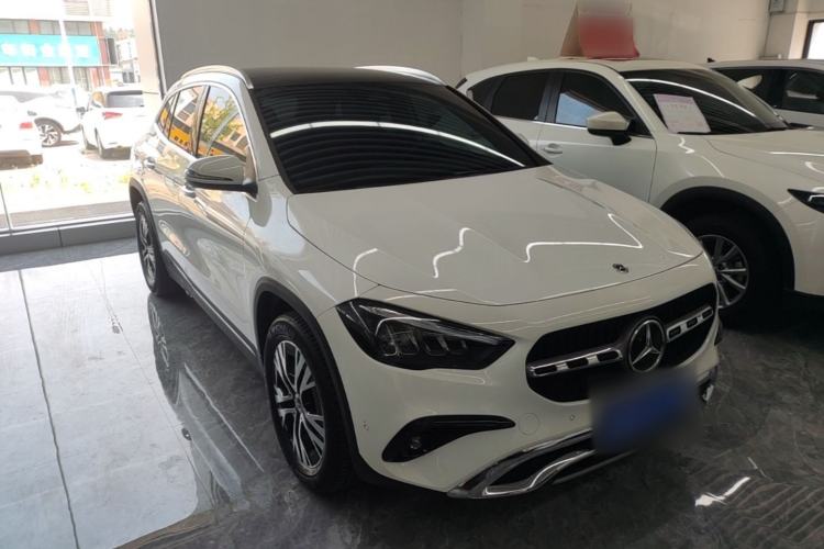 Used Mercedes-Benz GLA 2024 GLA 220 Front Right 45 Deg