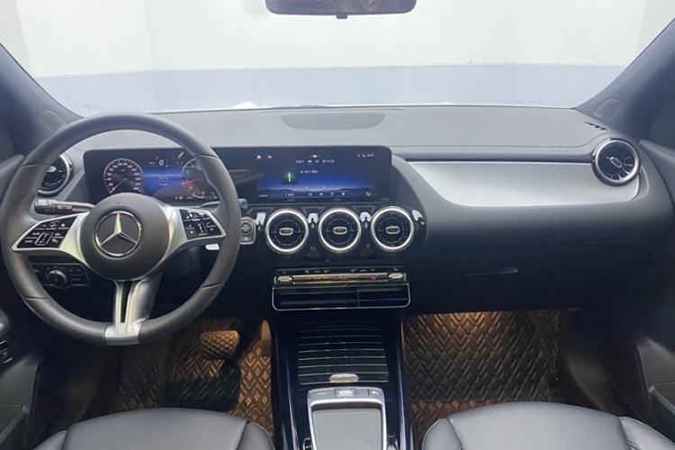 Used Mercedes-Benz GLA 2024 GLA 200 Interior 1