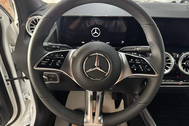 Used Mercedes-Benz GLA 2024 GLA 220 4MATIC Interior 1