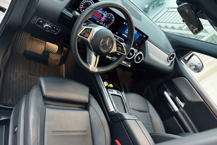 Used Mercedes-Benz GLA 2024 GLA 200 Interior 1