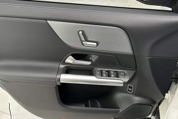 Used Mercedes-Benz GLA 2024 GLA 200 Interior 10