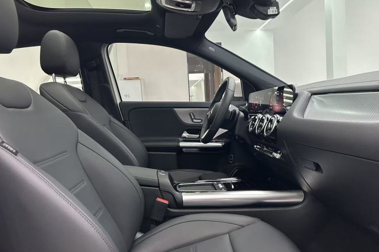 Used Mercedes-Benz GLA 2024 GLA 200 Interior 11