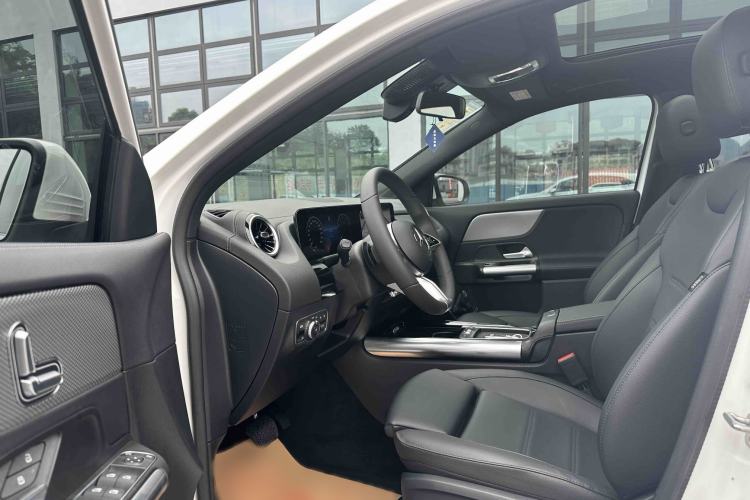Used Mercedes-Benz GLA 2024 GLA 200 Interior 2