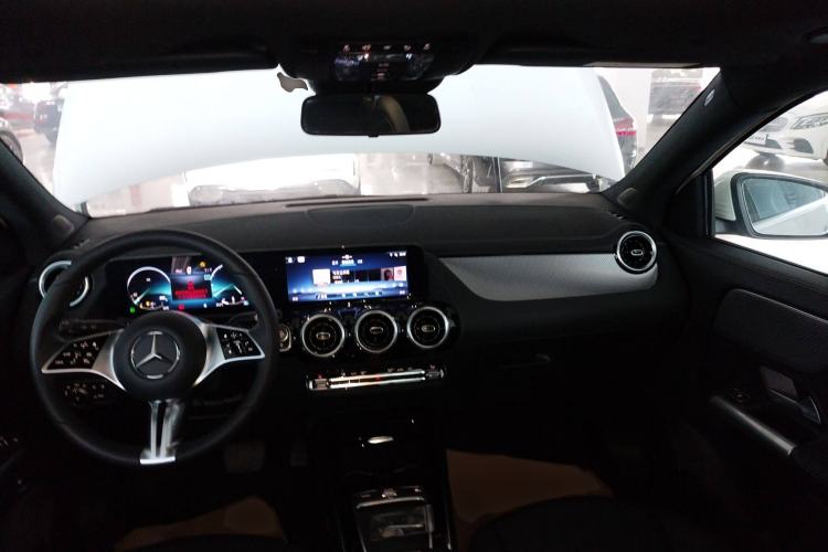 Used Mercedes-Benz GLA 2024 GLA 200 Interior 2