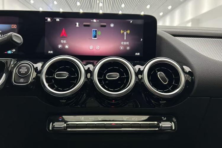 Used Mercedes-Benz GLA 2024 GLA 200 Interior 3